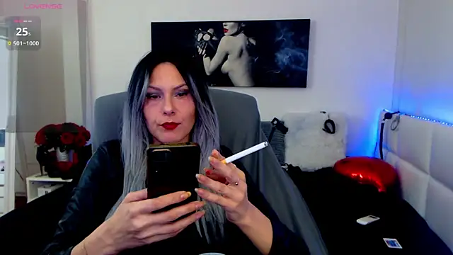 EvelynQueenn online show from March 17, 5:01 am
