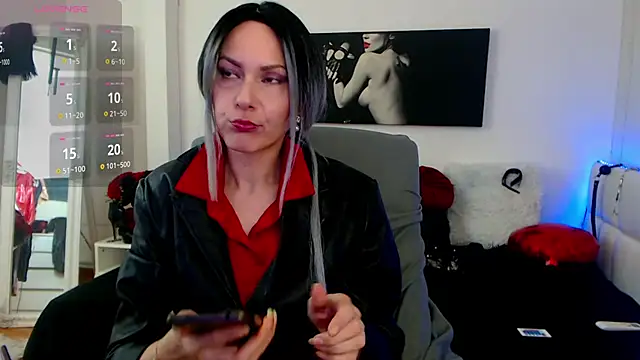 EvelynQueenn online show from March 19, 4:25 am