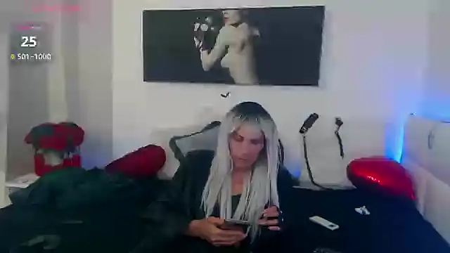EvelynQueenn online show from September 14, 6:56 am
