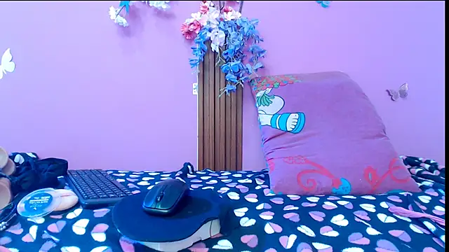 Watagatapitusberry1 online show from March 15, 4:57 am