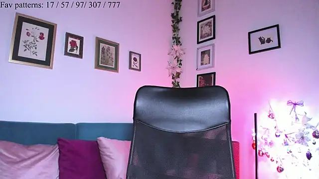 Conlosmichis online show from December 12, 1:32 am