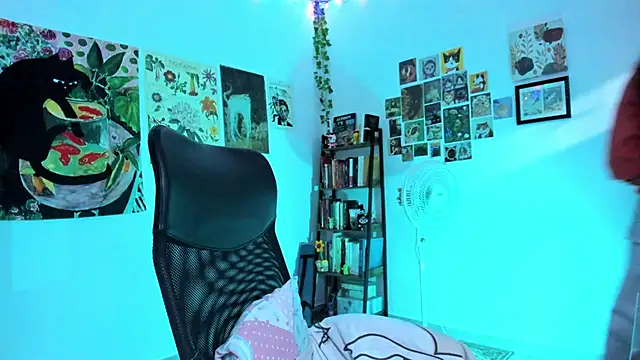 Snapshot of Conlosmichis chatting on September 24, 12:03 am Conlosmichis online show from September 24, 12:03 am