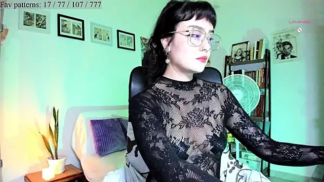 Snapshot of Conlosmichis chatting on October 11, 11:03 pm Conlosmichis online show from October 11, 11:03 pm