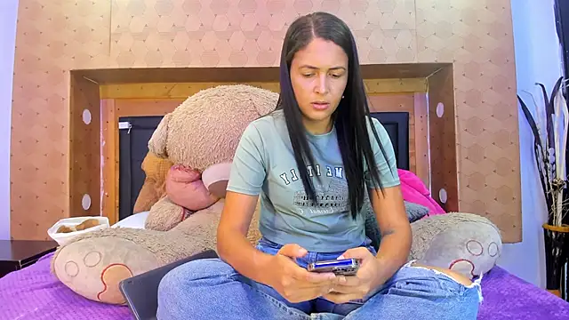 SofiAndNicol online show from November 8, 11:10 am