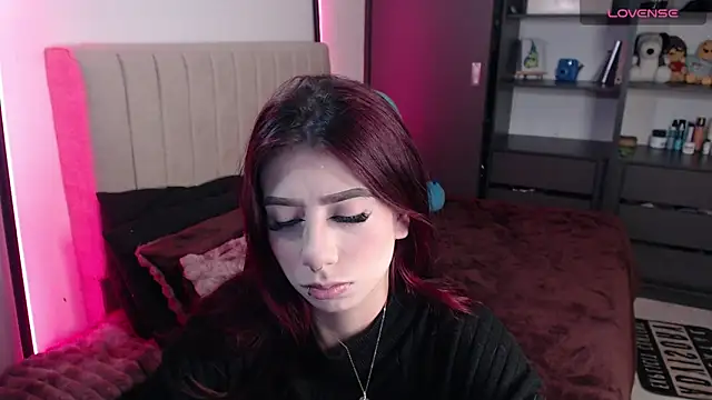 Snapshot of Your_rosalie chatting on April 26, 5:05 am Your rosalie online show from April 26, 5:05 am