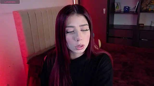 Snapshot of Your_rosalie chatting on June 2, 4:03 am Your rosalie online show from June 2, 4:03 am