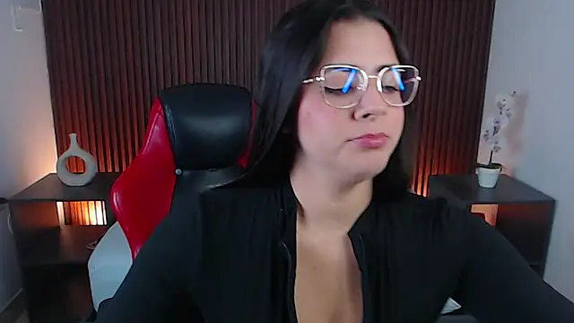 lizowenn  online show from January 29, 12:13 pm