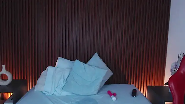 lizowenn  online show from March 11, 3:34 pm