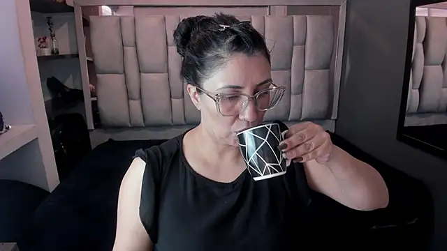 GiaFox  online show from October 6, 7:33 pm