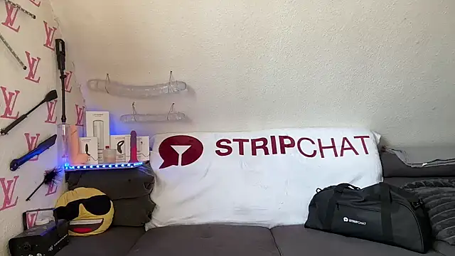 Snapshot of Cookieboy88 chatting on February 26, 1:54 pm Cookieboy88 online show from February 26, 1:54 pm