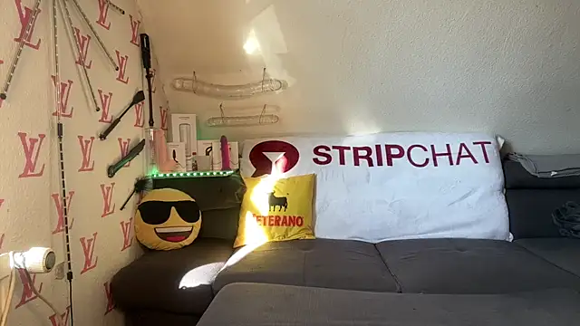 Snapshot of Cookieboy88 chatting on March 3, 9:26 am Cookieboy88 online show from March 3, 9:26 am