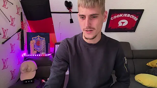 Cookieboy88 online show from July 24, 2:04 pm