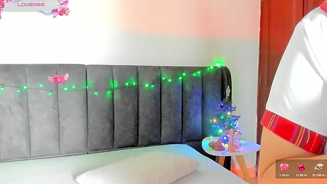 SofiScott  online show from December 21, 3:31 pm