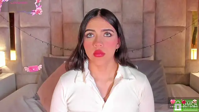 SofiScott  online show from December 30, 8:58 pm