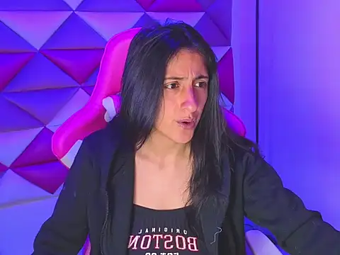 Snapshot of Cameron_cutte chatting on November 20, 3:18 am Cameron cutte online show from November 20, 3:18 am