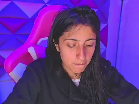 Snapshot of Cameron_cutte chatting on December 19, 3:13 am Cameron cutte online show from December 19, 3:13 am