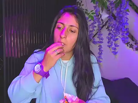 Snapshot of Cameron_cutte chatting on December 20, 3:24 am Cameron cutte online show from December 20, 3:24 am