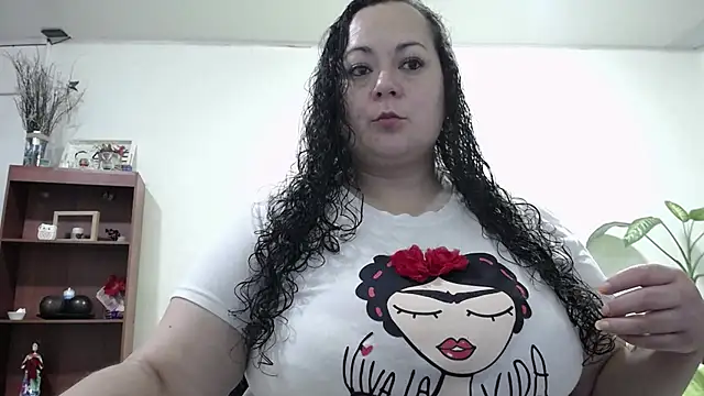 Snapshot of Aleia_Taylor chatting on June 25, 3:50 am Aleia Taylor online show from June 25, 3:50 am