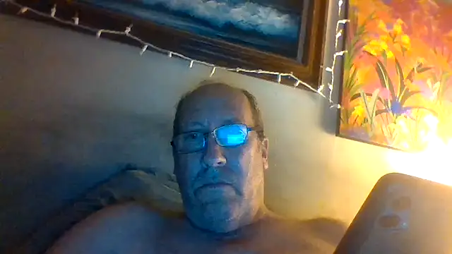 Snapshot of hornyrich69 chatting on February 25, 2:32 am hornyrich69 online show from February 25, 2:32 am