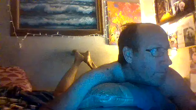 Snapshot of hornyrich69 chatting on February 26, 3:05 am hornyrich69 online show from February 26, 3:05 am