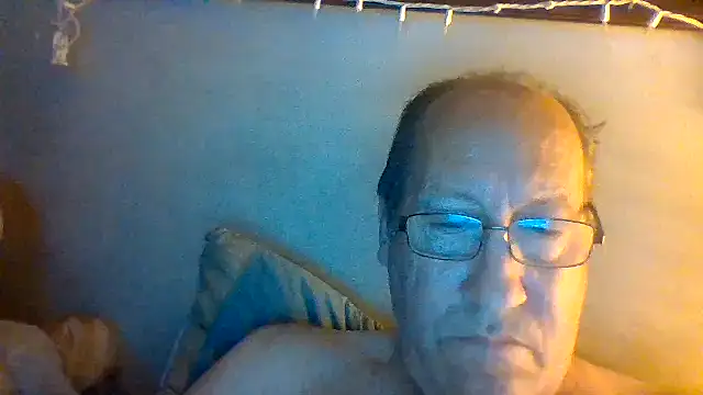 Snapshot of hornyrich69 chatting on February 28, 4:57 am hornyrich69 online show from February 28, 4:57 am