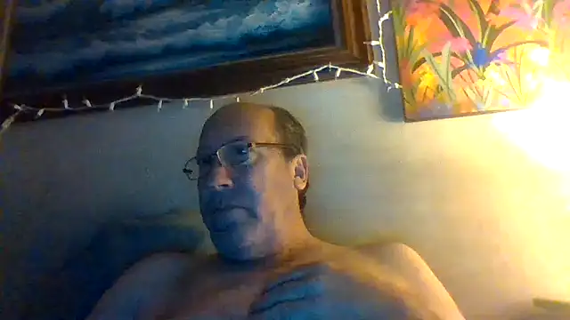 Snapshot of hornyrich69 chatting on March 8, 5:11 am hornyrich69 online show from March 8, 5:11 am