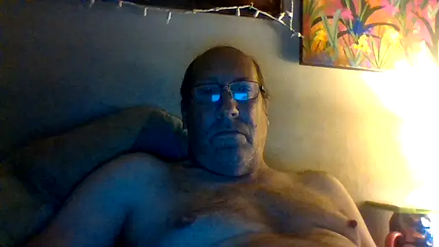 Snapshot of hornyrich69 chatting on April 5, 5:59 am hornyrich69 online show from April 5, 5:59 am