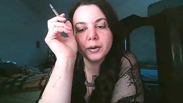 Snapshot of AliceBehind chatting on March 19, 4:33 pm AliceBehind online show from March 19, 4:33 pm