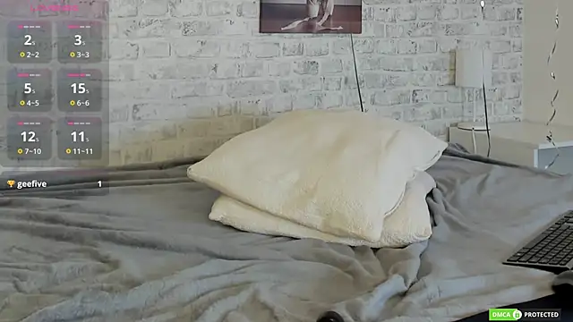 Snapshot of EmmaWarren chatting on February 27, 6:50 am EmmaWarren online show from February 27, 6:50 am