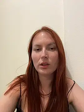 Snapshot of EmmaWarren chatting on October 13, 5:57 pm EmmaWarren online show from October 13, 5:57 pm