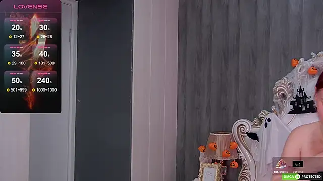 Snapshot of EmmaWarren chatting on October 22, 4:13 am EmmaWarren online show from October 22, 4:13 am