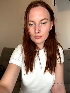 Snapshot of EmmaWarren chatting on October 26, 4:57 pm EmmaWarren online show from October 26, 4:57 pm