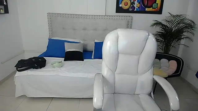 Snapshot of Chiqui_milk_ chatting on February 5, 7:20 pm Chiqui milk online show from February 5, 7:20 pm