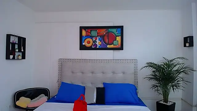 Snapshot of Chiqui_milk_ chatting on March 6, 7:10 pm Chiqui milk online show from March 6, 7:10 pm