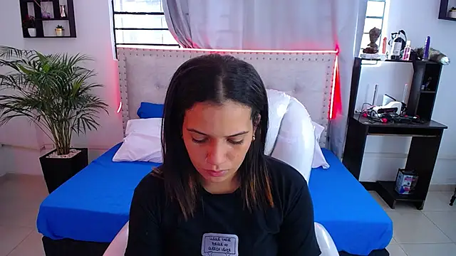 Snapshot of Chiqui_milk_ chatting on March 12, 7:49 pm Chiqui milk online show from March 12, 7:49 pm