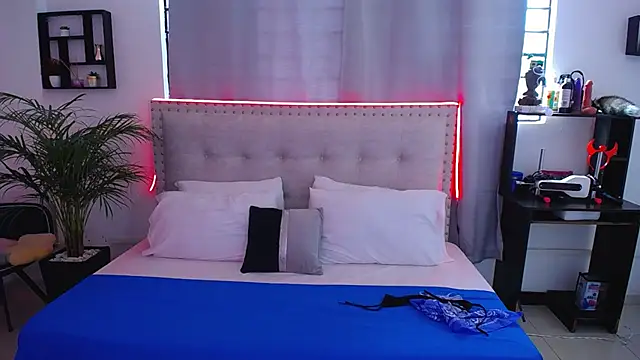 Snapshot of Chiqui_milk_ chatting on March 19, 7:27 pm Chiqui milk online show from March 19, 7:27 pm