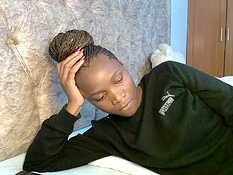 Naughty Girl17 online show from December 15, 5:23 am