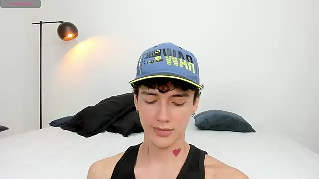 Snapshot of badboy_one_ chatting on January 2, 7:51 pm badboy one  online show from January 2, 7:51 pm