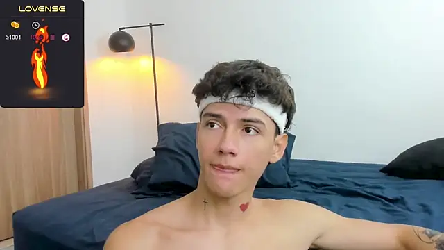 Snapshot of badboy_one_ chatting on February 17, 1:53 pm badboy one  online show from February 17, 1:53 pm