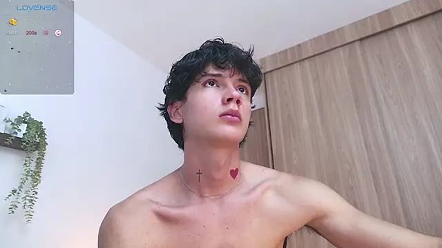 Snapshot of badboy_one_ chatting on September 19, 9:15 pm badboy one  online show from September 19, 9:15 pm