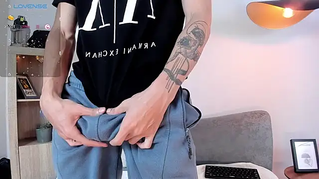 Snapshot of badboy_one_ chatting on October 25, 10:04 pm badboy one  online show from October 25, 10:04 pm