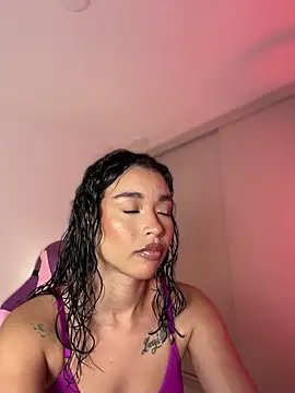 Snapshot of Hips_hannah chatting on February 27, 10:43 pm Hips hannah online show from February 27, 10:43 pm