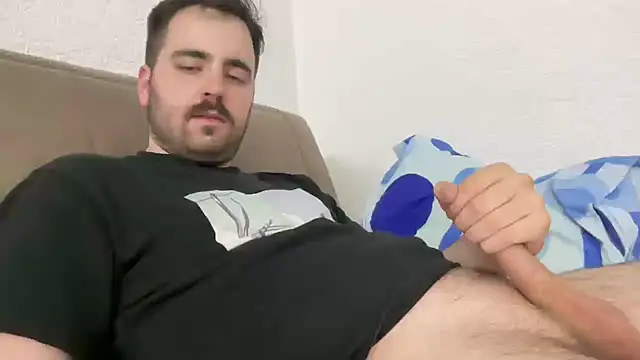 Snapshot of Horny00boy0 chatting on June 5, 11:10 pm Horny00boy0 online show from June 5, 11:10 pm