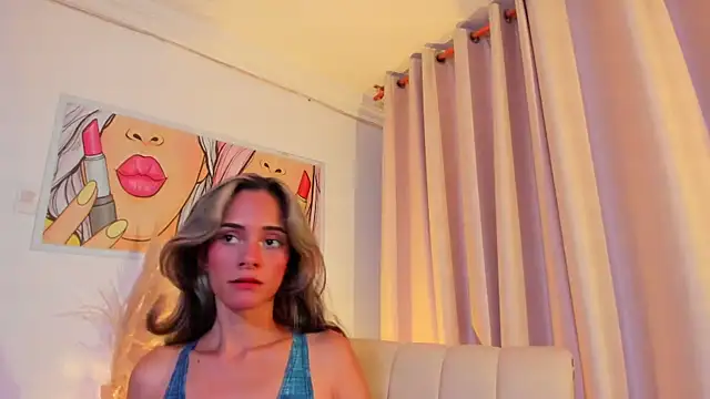 Snapshot of SkiinnyAna chatting on October 25, 7:41 pm SkiinnyAna online show from October 25, 7:41 pm