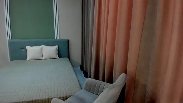 Amanda Goodwin  online show from July 2, 3:18 pm