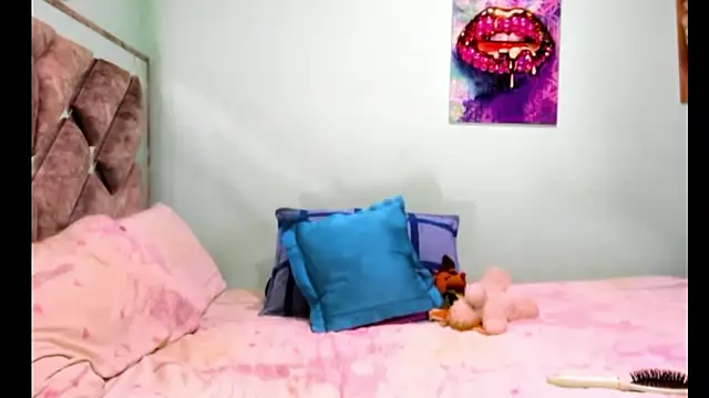 Evilmichellts1 online show from June 16, 12:02 am
