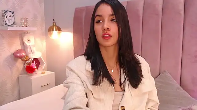 LeenaBrown online show from February 5, 12:32 pm