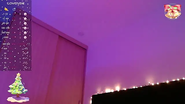 Snapshot of ELEKTRAMOON chatting on December 7, 7:49 am ELEKTRAMOON online show from December 7, 7:49 am