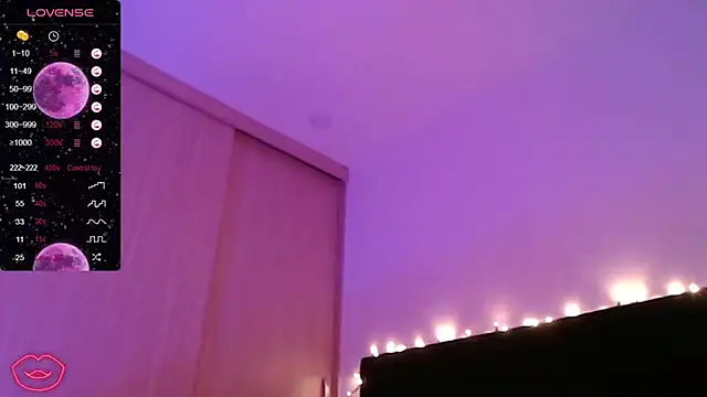 Snapshot of ELEKTRAMOON chatting on March 3, 7:21 am ELEKTRAMOON online show from March 3, 7:21 am