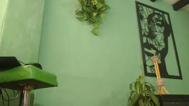 Snapshot of thirstymoonxx chatting on December 21, 7:54 pm thirstymoonxx online show from December 21, 7:54 pm